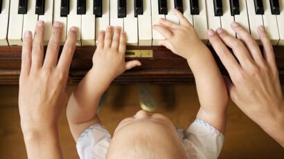 Comment la musique développe l'intelligence des bébés ? : Femme Actuelle Le  MAG