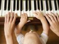 La musique aiderait les bébés à parler plus précocement