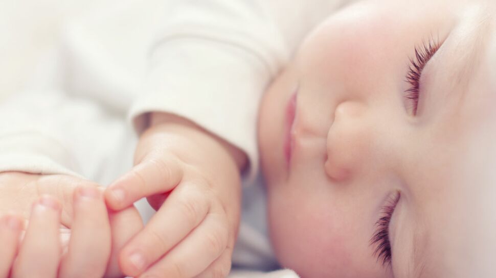 5,3 mois : l’âge moyen des bébés quand ils font leurs nuits