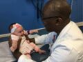 Opération rarissime : ce bébé est né deux fois