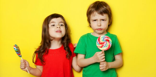 Récompenser les enfants avec des sucreries n'est pas sans risque