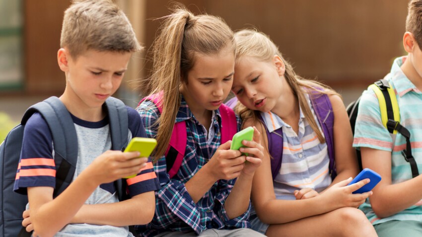 Dès la rentrée 2018, les écoliers n’auront plus le droit au téléphone