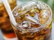 Boire du soda influencerait l’âge des premières règles