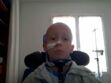 Un jeune garçon émeut la toile en parlant de son cancer sur Youtube
