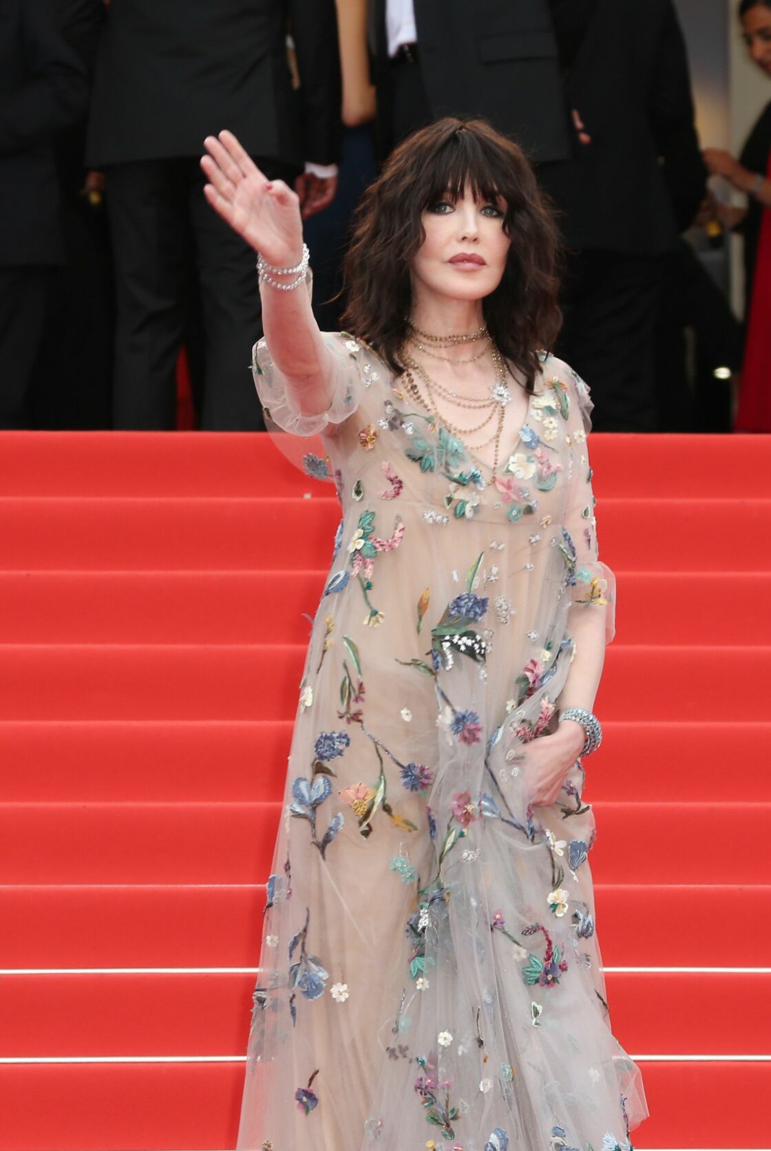 Isabelle Adjani  tr  s mince robe fleurie pour son grand retour sur