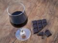 Vin rouge et chocolat : faut-il se laisser tenter par le régime Sirtfood Diet ?