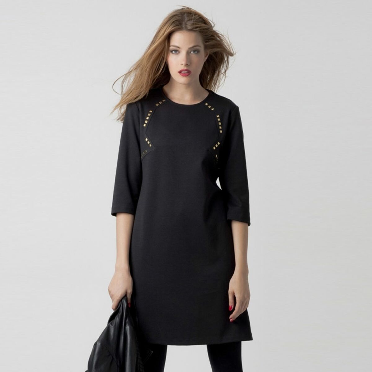 La robe noire, indispensable de la mode 