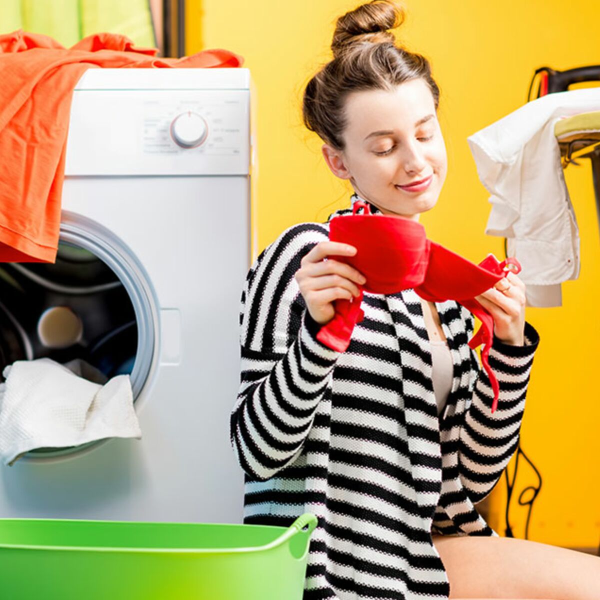 Lavage à la main, machine, filet… Comment entretenir vos culottes et vos  soutiens-gorge ? : Femme Actuelle Le MAG