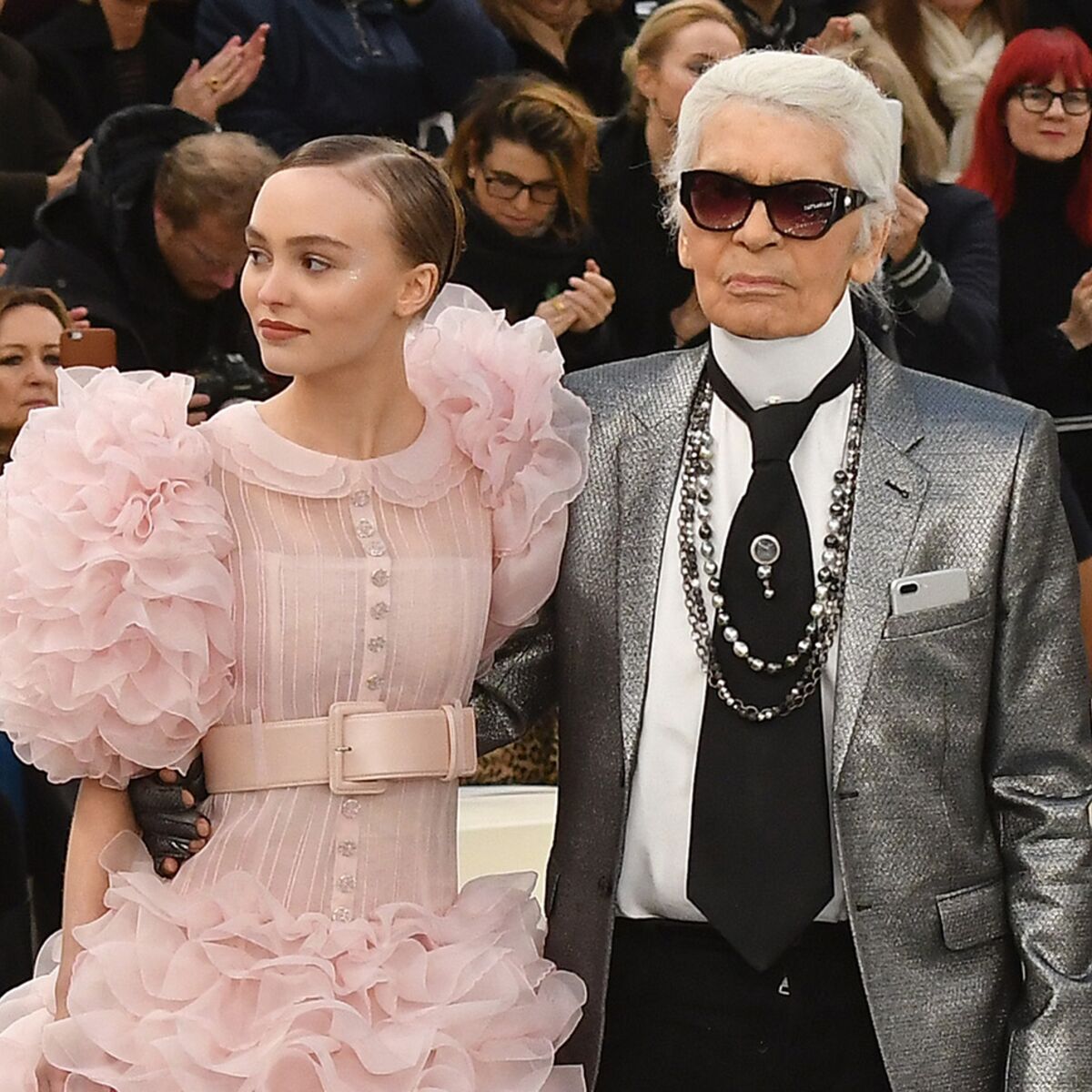 Lily-Rose Depp, star du défilé Chanel haute couture : Femme Actuelle Le MAG