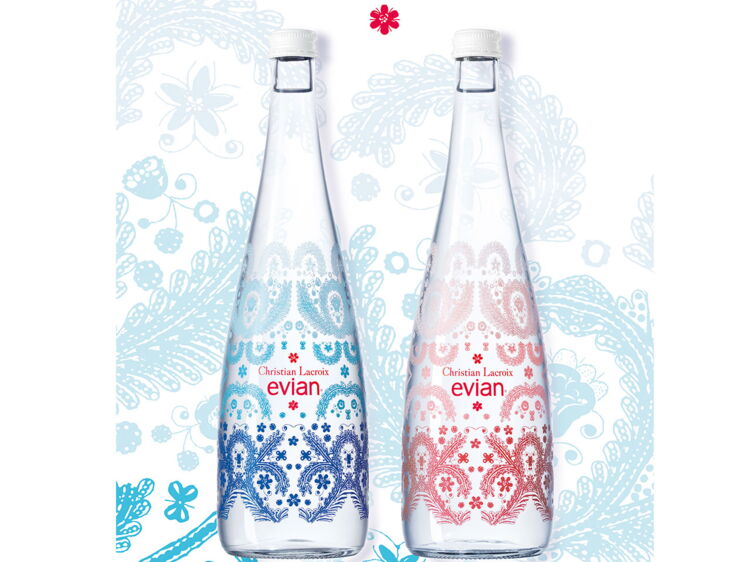Evian x Christian Lacroix des bouteilles d’eau haute couture Femme