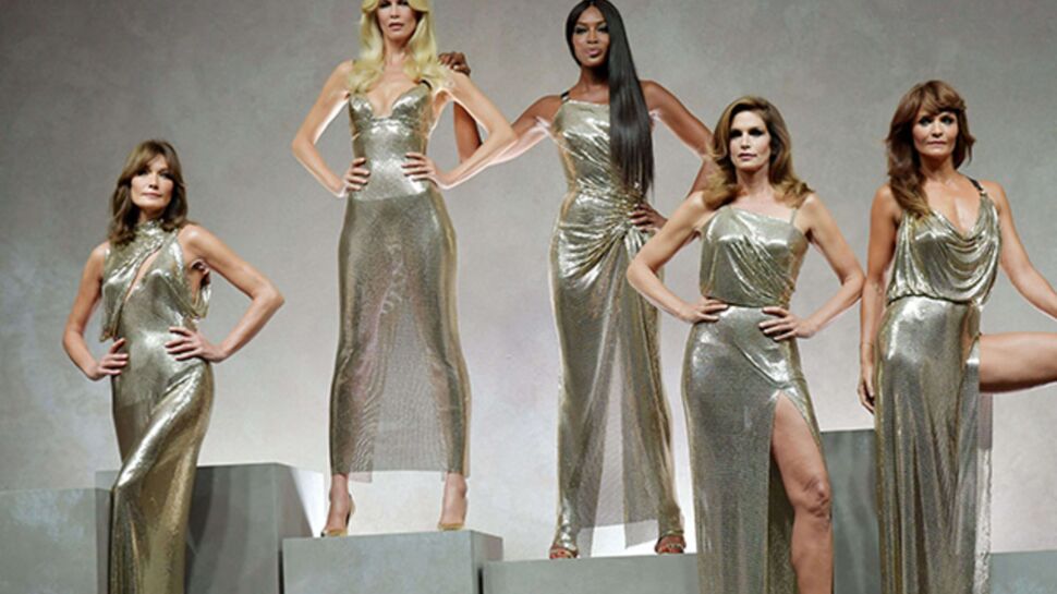 Photos - Fashion Week de Milan : Carla Bruni, Cindy Crawford et Naomi Campbell éblouissantes pour le défilé Versace