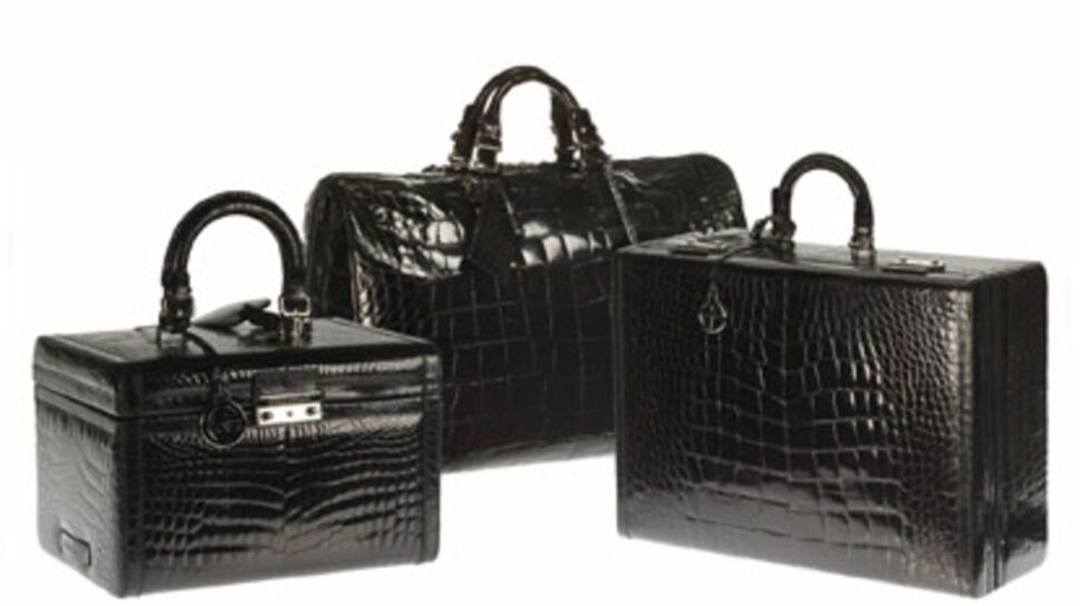 Giorgio Armani lance des bagages de luxe