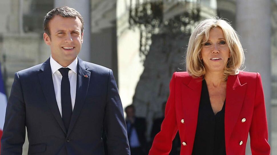 Photos - Brigitte Macron fait mouche avec sa veste militaire rouge de couturier