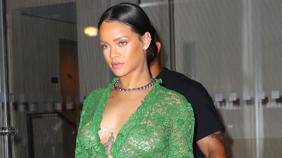 Buzz : la robe en dentelle de Rihanna !