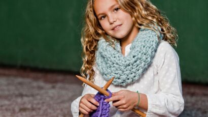 des modèles de tricot faciles, des kits pour tricoter une écharpe, des  couvertures bébé et des snoods - Peace and Wool