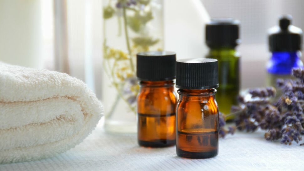Rhume, maux de tête, stress… Des huiles essentielles dans mon bain pour en venir à bout