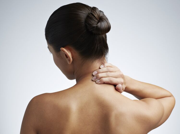 Torticolis, mal à la nuque les solutions douces Travailler la posture Femme Actuelle Le MAG