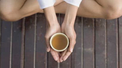 Le thé blanc pour lutter contre le vieillissement et le cancer : Femme  Actuelle Le MAG