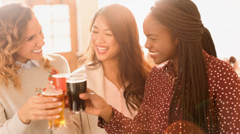 Boire un peu d’alcool permettrait d’être plus à l’aise avec les langues étrangères