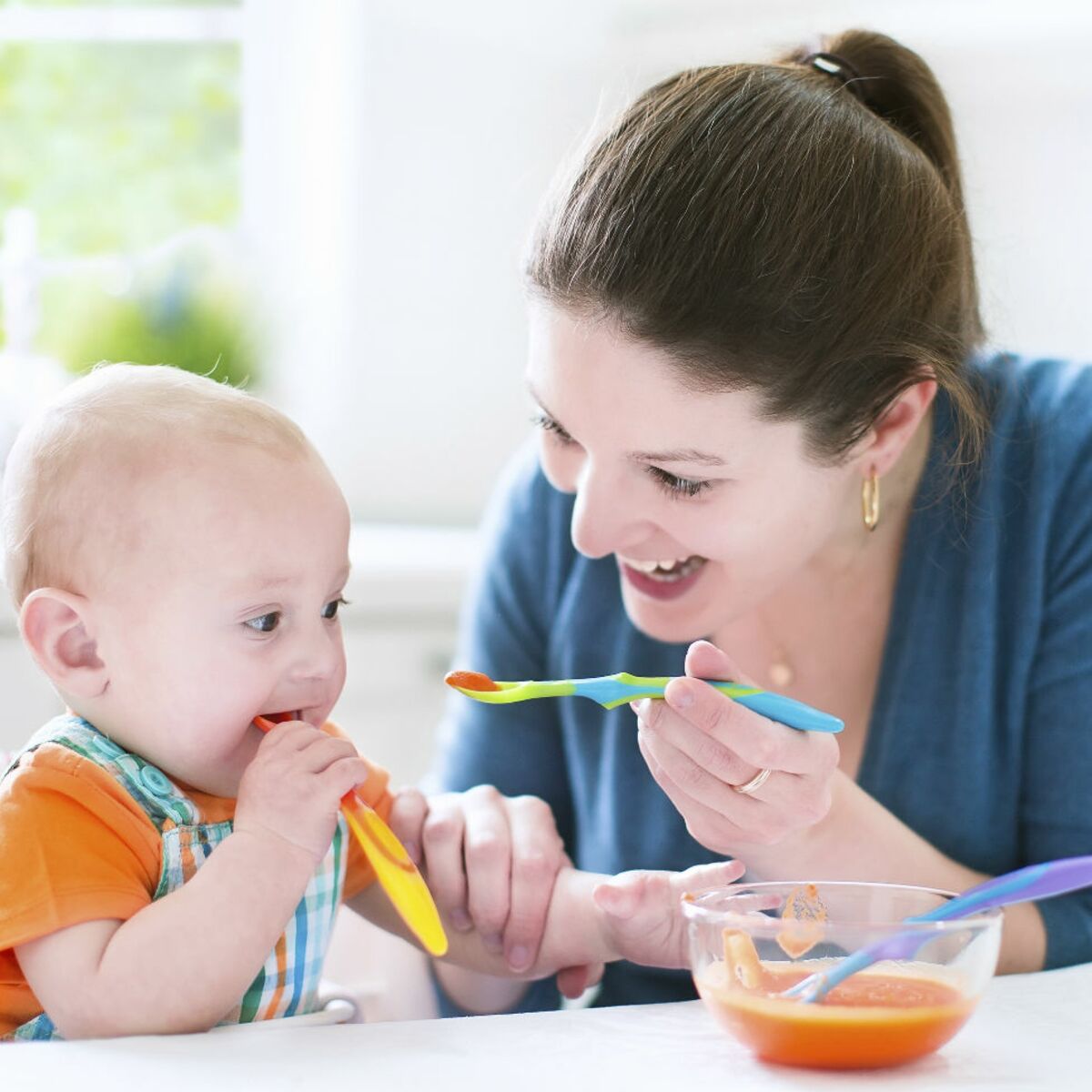 L'introduction des aliments solides chez l'enfant âgé de 6 à 7 mois