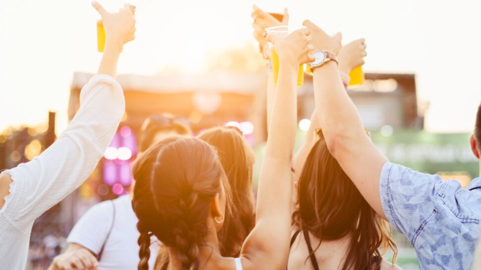 Pourquoi boire de l'alcool pendant un concert est une très mauvaise idée ?