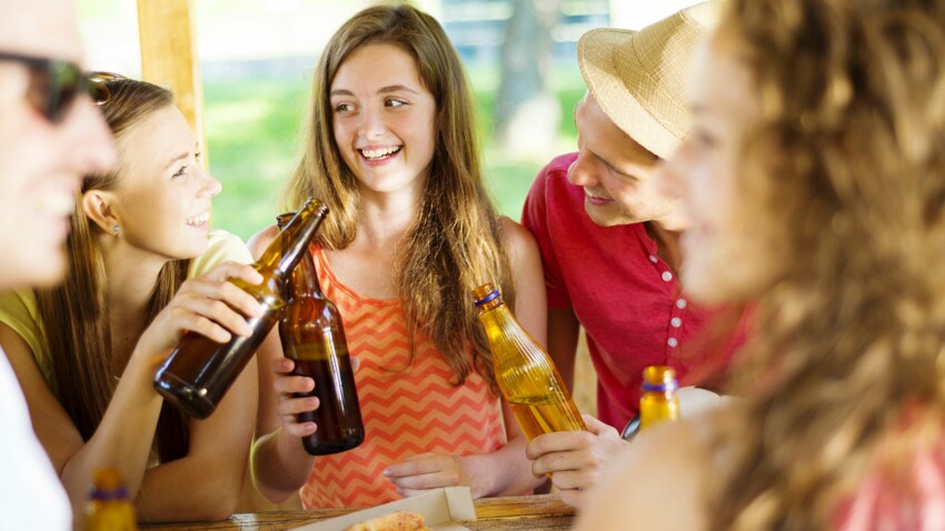 Consommation D Alcool Et De Tabac Chez Les Adolescents L Ocde S Inquiete Femme Actuelle Le Mag