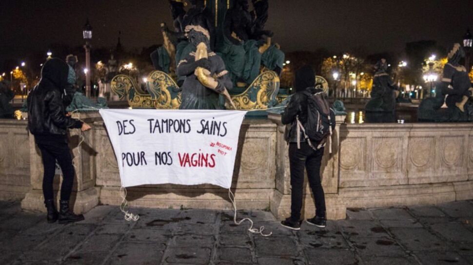 Contre le tabou des règles, une association féministe fait couler du sang à Paris