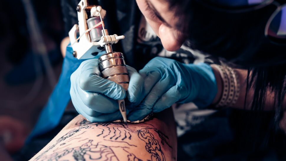 Un homme qui venait de se faire tatouer meurt d'une infection après s'être baigné dans la mer au Mexique