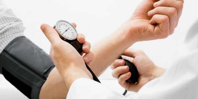 Hypertension : internet serait aussi efficace que les traitements