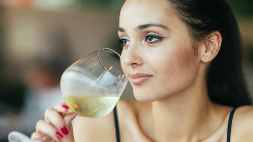 Les femmes boivent autant d’alcool que les hommes