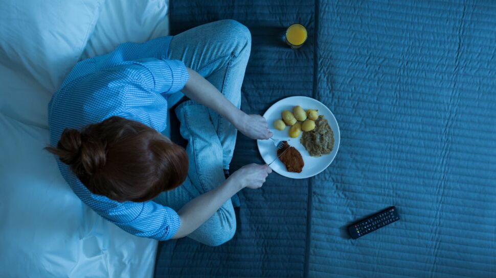 Manger tard le soir aurait des effets néfastes sur la santé