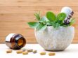 Plantes, compléments alimentaires : attention aux interactions avec les médicaments