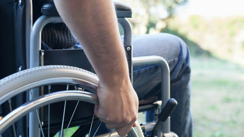 43 ans dans un fauteuil roulant pour une erreur de diagnostic
