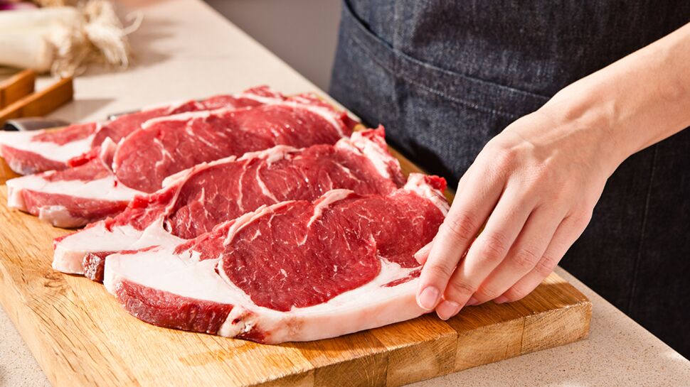 Consommer trop de viande augmenterait les risques d’insuffisance rénale