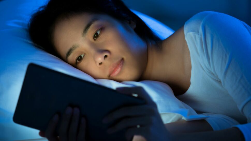 Smartphone, tablette, ordinateur... La lumière bleue est un vrai danger pour nos yeux