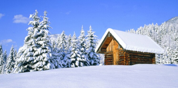 Louer un chalet pour des vacances à la montagne : Femme ...