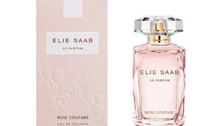 Un tourbillon de pétales de roses déferle chez Elie Saab
