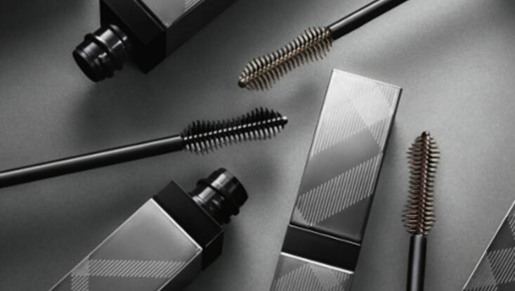 Le regard se fait félin chez Burberry avec Cat Lashes