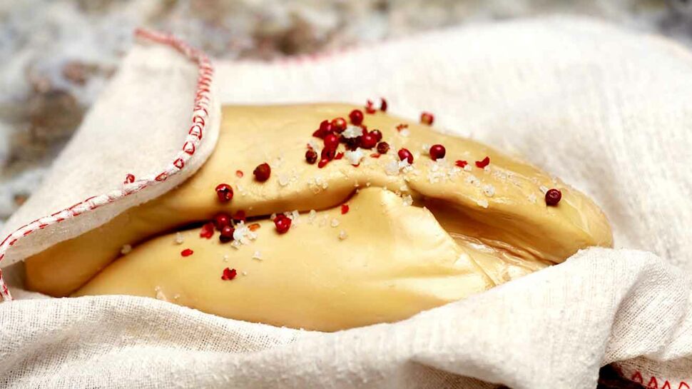 Foie gras au torchon à l'ancienne pour 8 personnes - Recettes - Elle