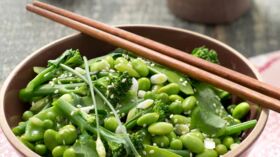 Salade wakame rapide : découvrez les recettes de cuisine de Femme Actuelle  Le MAG