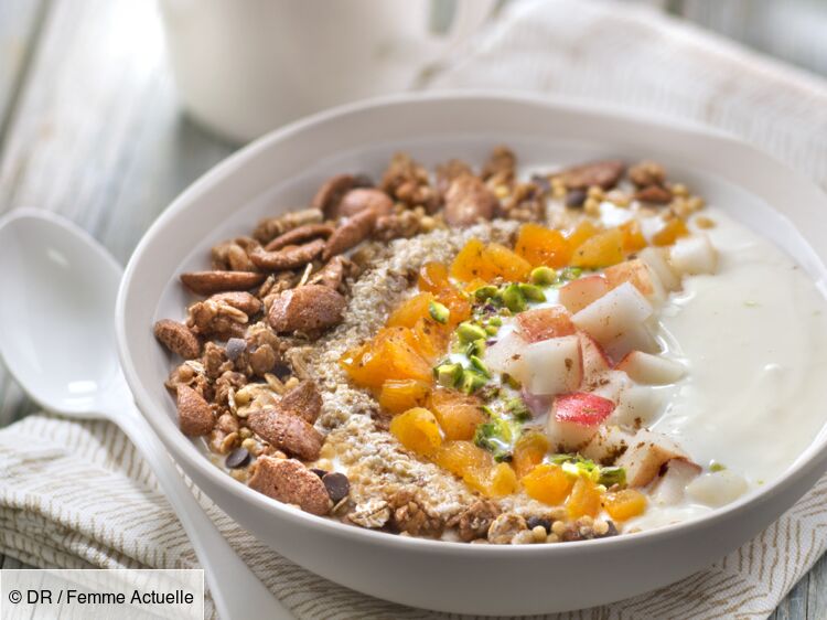 Muesli au yaourt et aux poires facile et rapide : découvrez les recettes de  Cuisine Actuelle