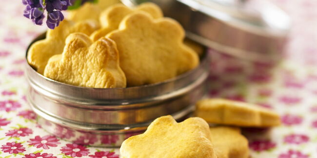 Petits Biscuits Sablés Au Beurre Facile Et Rapide : Découvrez Les ...