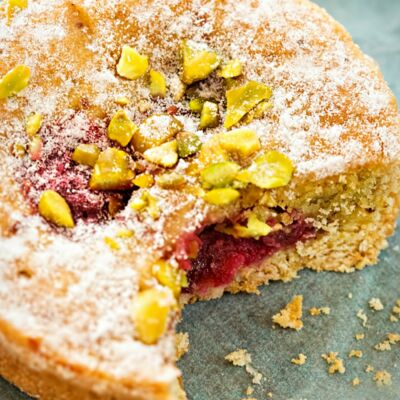 Gateau Framboise Pistache Decouvrez Les Recettes De Cuisine De Femme Actuelle Le Mag