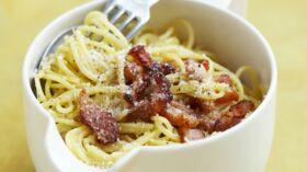 Boulettes de viande sur spaghettis rapide : découvrez les recettes de  cuisine de Femme Actuelle Le MAG