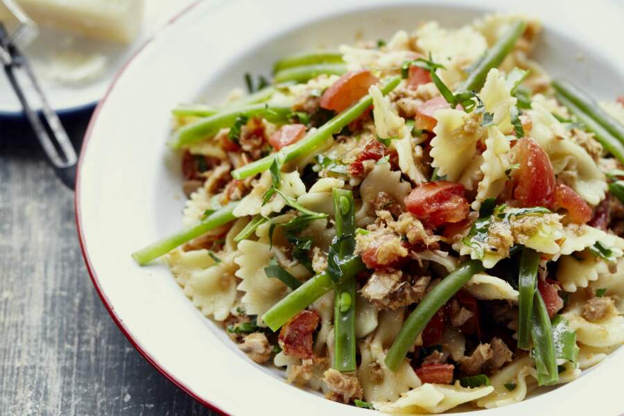 Лобио с тунцом. Salade au thon. Салат с тунцом и стручковой фасолью. Салат с тунцом и макаронами. Паста с тунцом и стручковой фасолью.