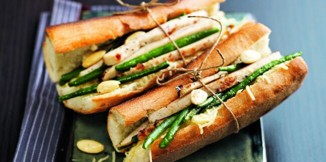 Sandwich poulet, haricots verts, amandes