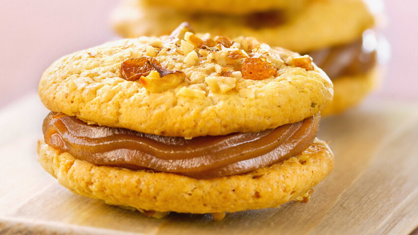 Biscuits Aux Fruits Secs Fourres A La Creme De Marrons Decouvrez Les Recettes De Cuisine De Femme Actuelle Le Mag