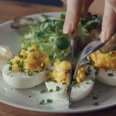 Œufs mimosa aux œufs de saumon rapide : découvrez les recettes de cuisine  de Femme Actuelle Le MAG