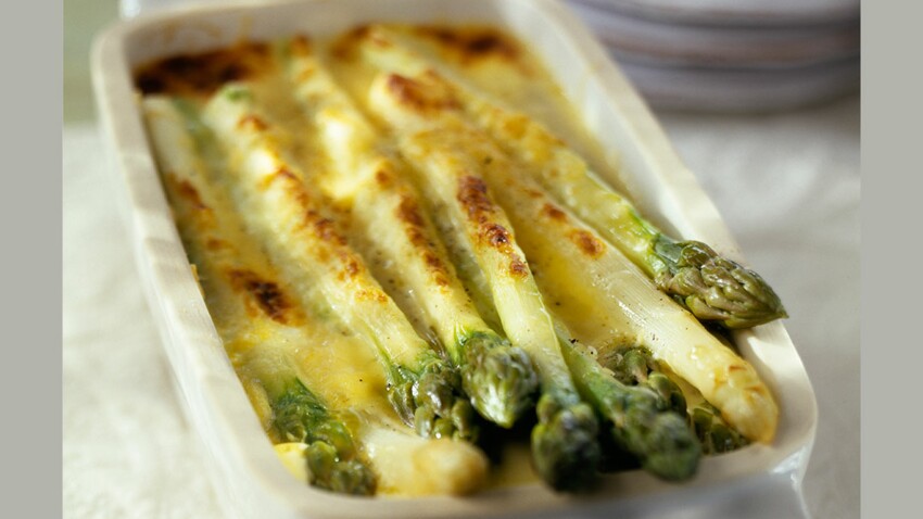 Asperges Gratinees Decouvrez Les Recettes De Cuisine De Femme Actuelle Le Mag