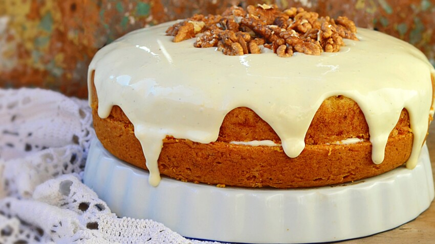 Gateau Aux Noix Et Raisins Secs Decouvrez Les Recettes De Cuisine De Femme Actuelle Le Mag